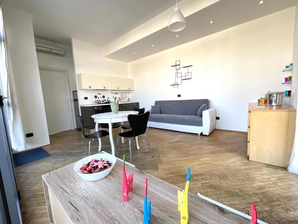 Your Apartments In Navigli District Milan Luaran gambar